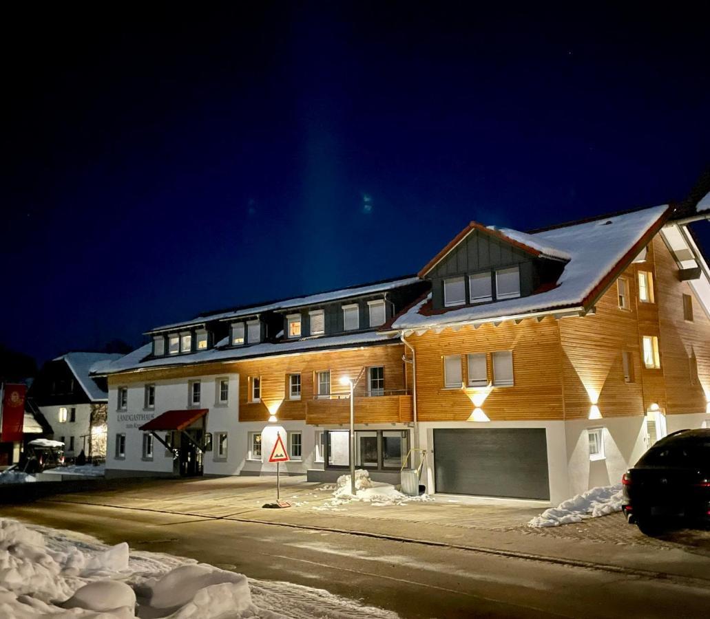 Landgasthaus Zum Kreuz Gbr Isny im Allgäu Exterior photo